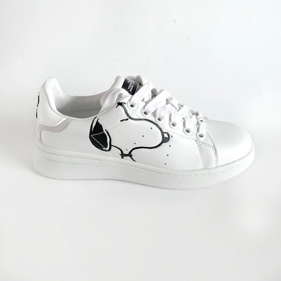 Marc Jacobs x Peanuts - Snoopy "The Tennis Shoe" White/Black Size: 9/39 - Picture 2 of 11
